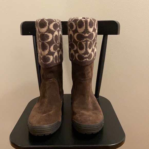 ⭐️COACH⭐️ Suede Boots Sz 6 - Picture 2 of 9